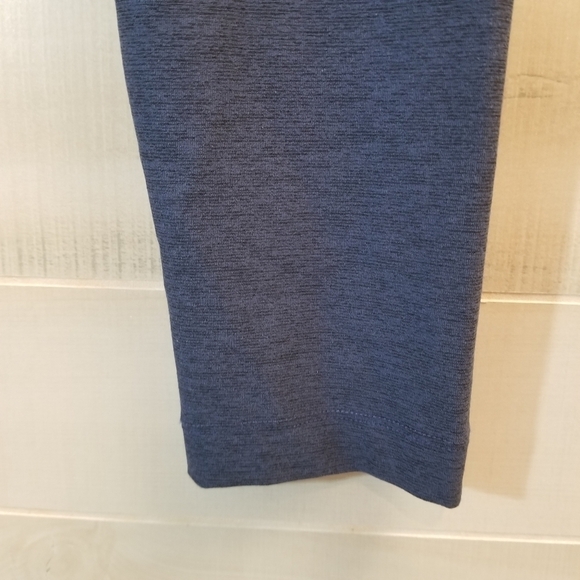 {S} Outdoor Voice Two Tone Warm Up Crop Leggings - Picture 5 of 11